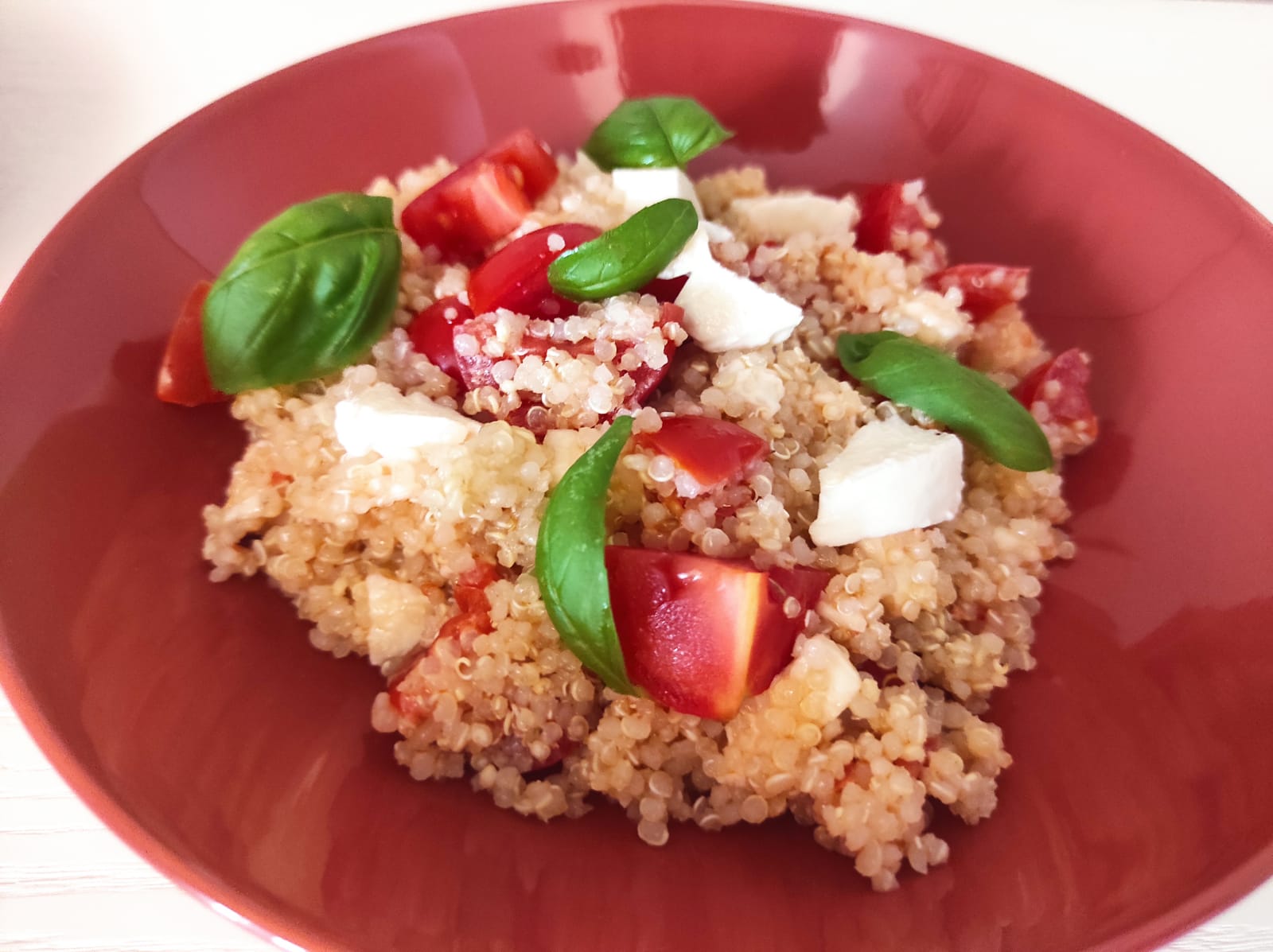 quinoa pomodorini e mozzarella • primo piatto • Fattosenzaglutine.it